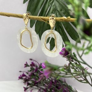 Beautiful design earrings Acrylic with gold plated Settings