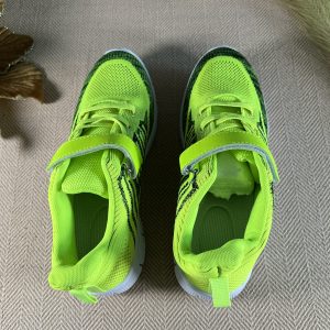 Light weight trainers size38