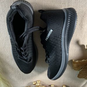 ladies light weight fashion Black Trainers size40