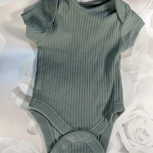 0-1month kaki coloured Baby vest 4.5kg