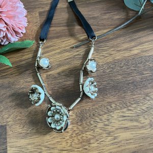 Vintage collaret Necklace floral costume setting with gemstones