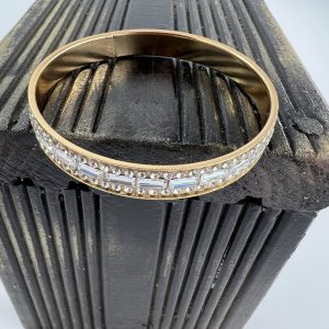 Beautiful Gold Plated Bracelet se with gemstones for special occasions