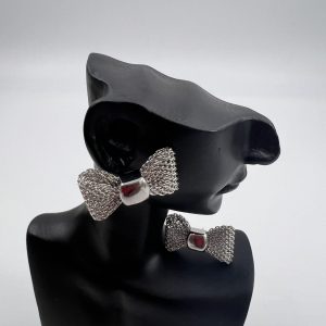 Bow Shaped stud earrings shiny silver mesh 1piece- colour silver