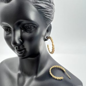 Twisted hoop shape earrings