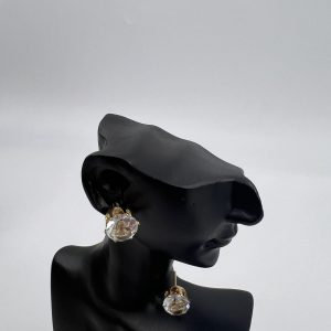 Stud earrings large stone