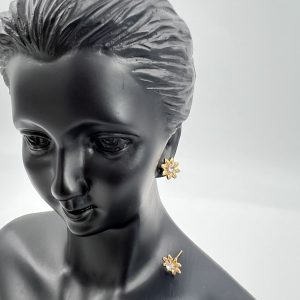 Floral stud earrings