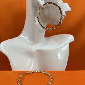 Large flattened curb link design earrings