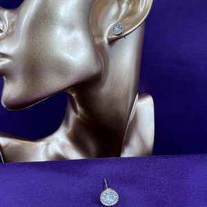 Stud earrings with gemstone design yellow gold