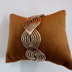 Wave design bangle