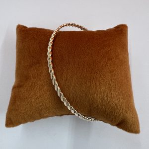 Flattened twist design bracelet