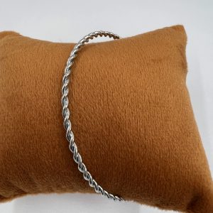 Twist design bangle