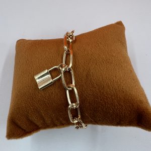 Link bracelet with decorative padlock