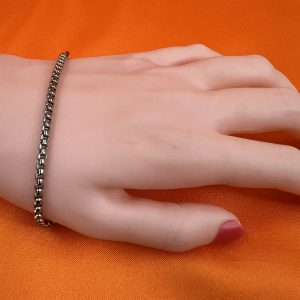 Bracelet small link box shape design