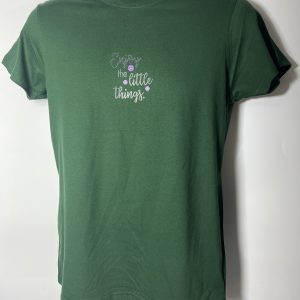 T shirt small
