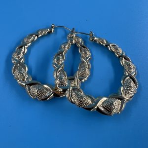 Medium gold plated earrings with twisted
