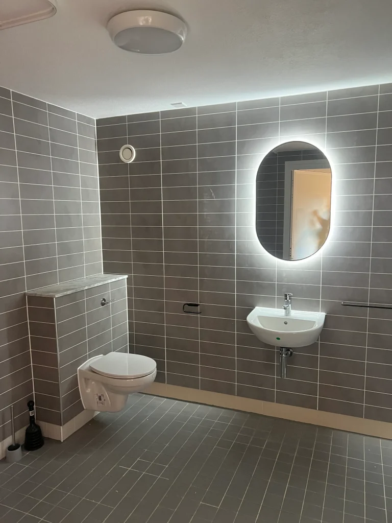 Commercial Whiterock britol
