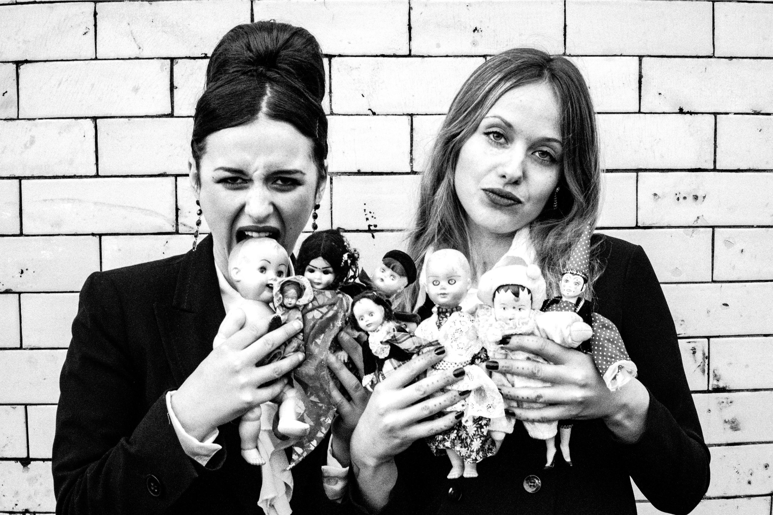 NEWS:  Bratakus sign to Venn Records and release new single ‘Final Girls’